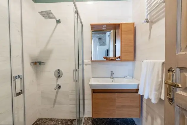Elia Antique Terrace Deluxe