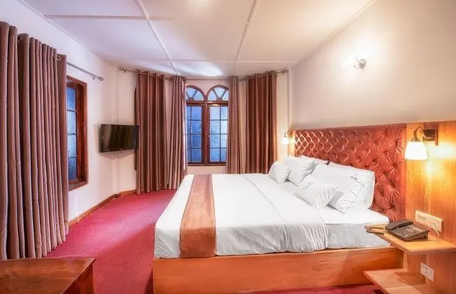 Standard Üç Kişilik Oda, Tepe Manzaralı