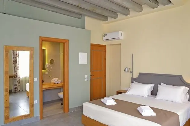 Superior Room with Hot Tub