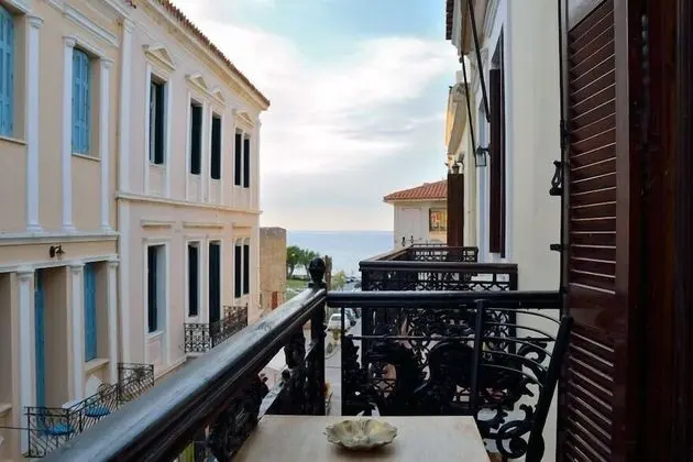 Superior Oda, Balkon
