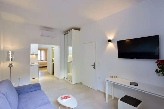 Deluxe Apartment with Hot Tub