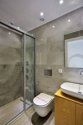 Deluxe Apartment with Hot Tub