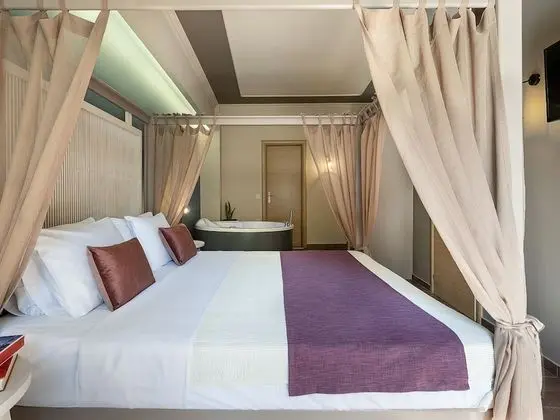Deluxe Room with Balcony and Hot Tub