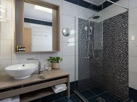 Deluxe Room with Balcony and Hot Tub