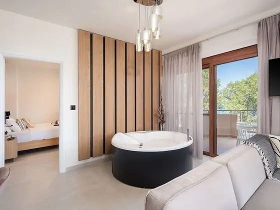 Apart Daire, Deniz Manzaralı, Denize Sıfır