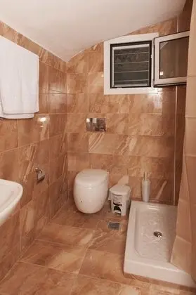 Tek Büyük Yataklı Oda, Balkon