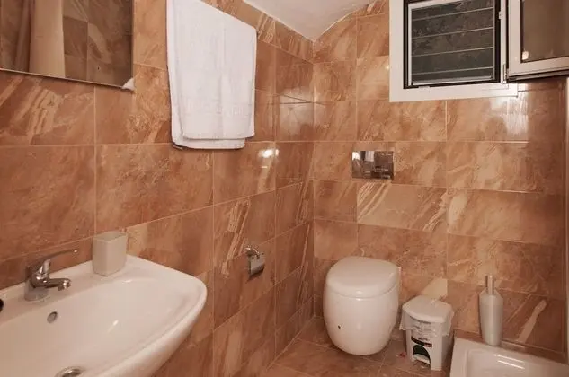 Tek Büyük Yataklı Oda, Balkon