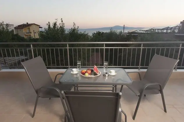 Üç Kişilik Oda