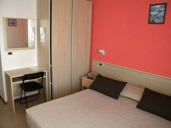 Tek Büyük veya İki Ayrı Yataklı Oda, Balkon