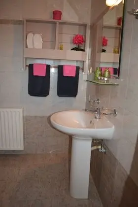 Superior Apart Daire, Havuz Manzaralı