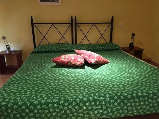 Tek Büyük Yataklı Oda, Ortak Banyo