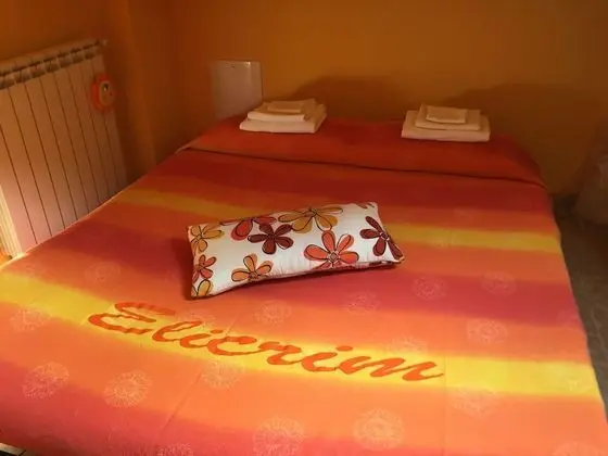 Tek Büyük Yataklı Oda, Ortak Banyo