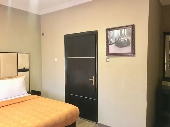 Basic Tek Büyük Yataklı Oda