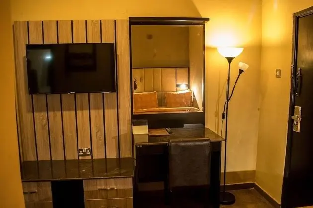 Deluxe Tek Büyük Yataklı Oda
