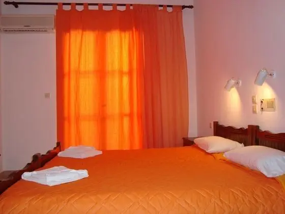 İki Ayrı Yataklı Oda, Balkon, Havuz Manzaralı