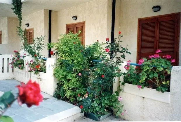 İki Ayrı Yataklı Oda, Balkon, Havuz Manzaralı