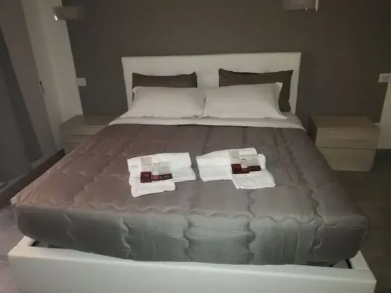 Standard Tek Büyük Yataklı Oda