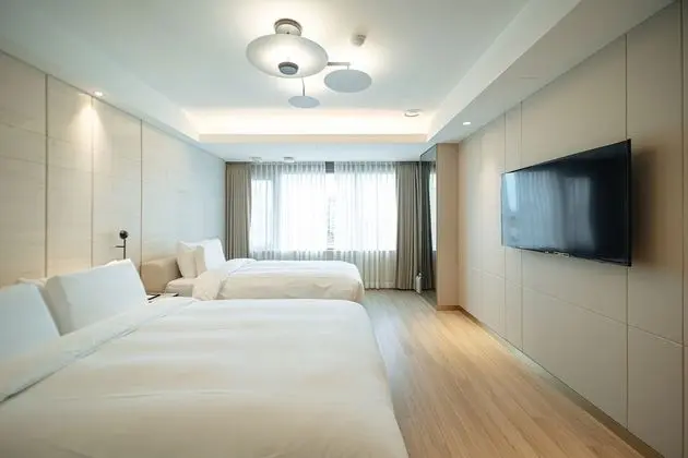 Deluxe Family Twin Room