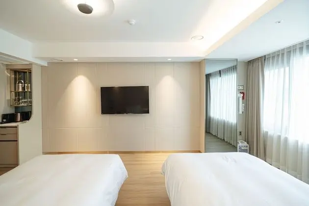 Deluxe Family Twin Room