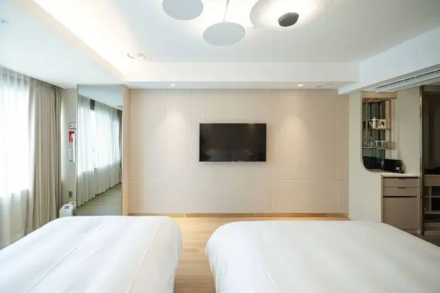 Deluxe Family Twin Room