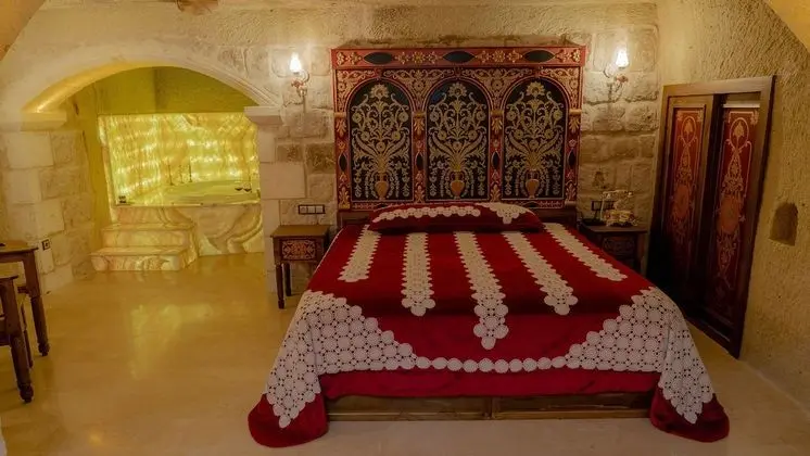 Grand Cave Suite