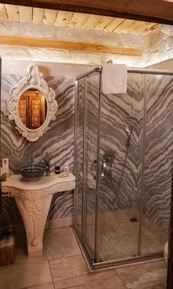 Grand Oda, 1 En Büyük (King) Boy Yatak