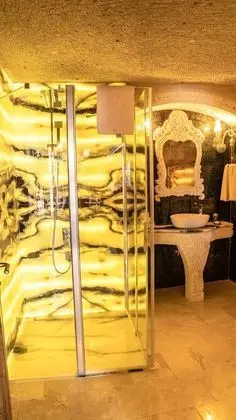 Grand Oda, 1 En Büyük (King) Boy Yatak