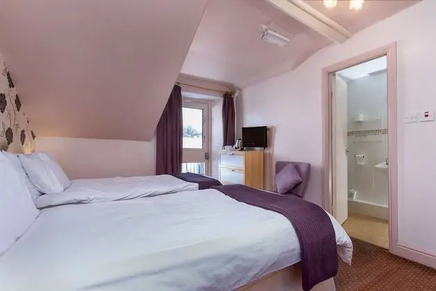 Standard Tek Büyük veya İki Ayrı Yataklı Oda, Banyolu/Duşlu, Avlu Manzaralı (ROOM ONLY)