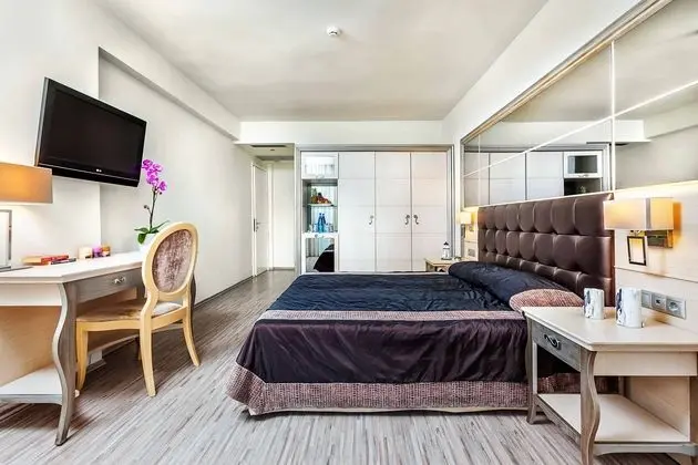 1 Çift Kişilik Veya 2 Tek Kişilik Yatak Sea View