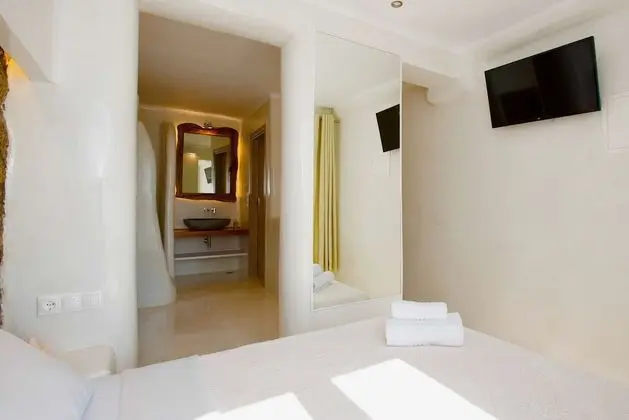 Deluxe Süit (Ground Floor, 2 Adults)