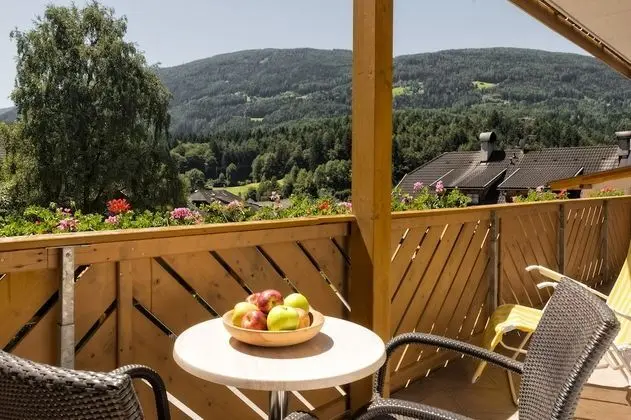 Tek Büyük Yataklı Oda (some with balcony)