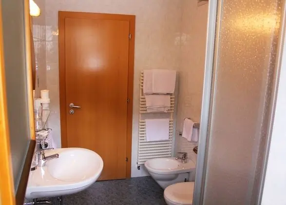 Tek Büyük Yataklı Oda (some with balcony)