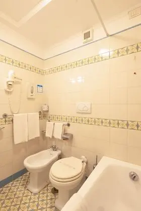 Basic Tek Büyük veya İki Ayrı Yataklı Oda, Ek Bina