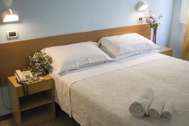 Büyük Yataklı Tek Kişilik Oda
