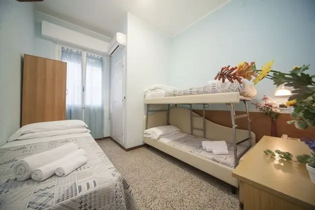 Üç Kişilik Oda