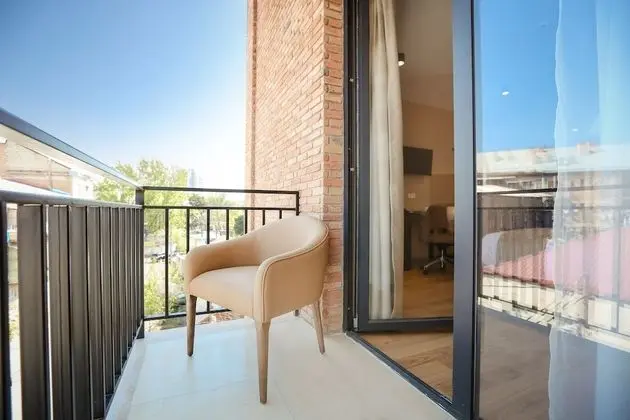 Tek Büyük veya İki Ayrı Yataklı Oda, Balkon