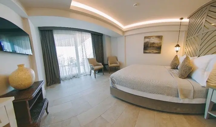 Deluxe Family Suite