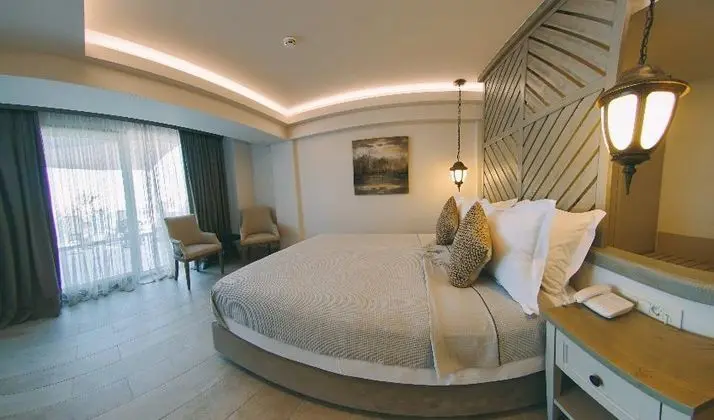 Deluxe Family Suite