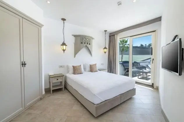 Havuz Suite, Havuz Manzaralı, Balkonlu