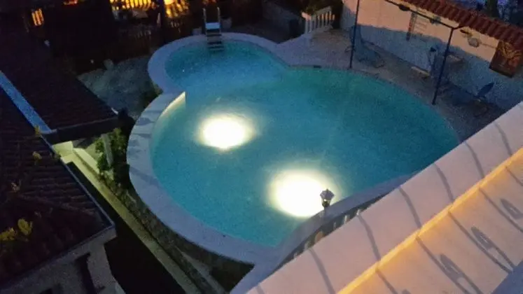 Apart Daire (Three Bedroom Apartment with Sea View)