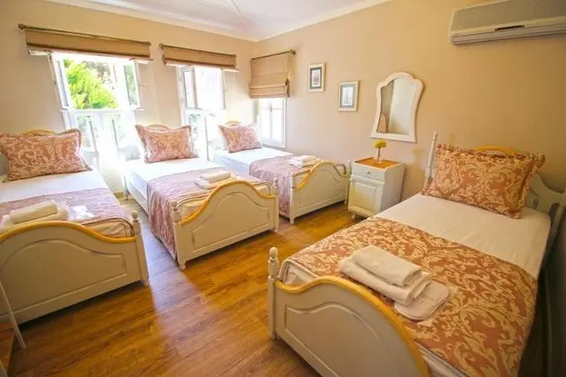 Dört Kişilik Oda, Şehir Manzaralı