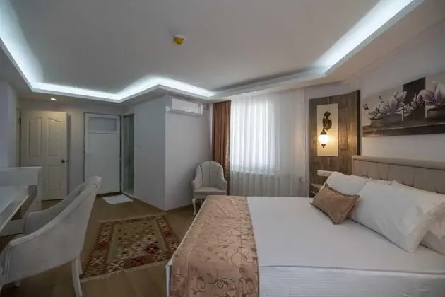 Köşe Oda- Ana Bina