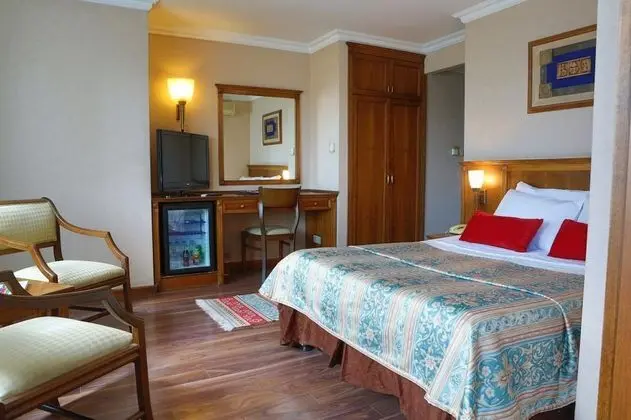 Aile Odası, Şehir Manzaralı
