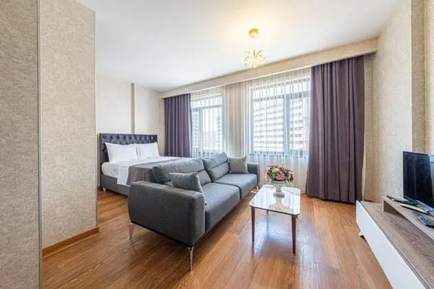 Studio, Şehir Manzaralı