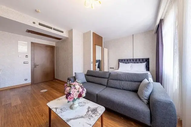 Studio, Şehir Manzaralı