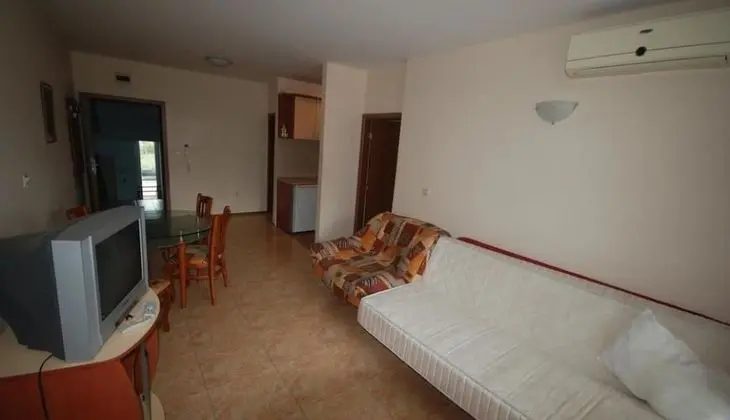 Traditional Stüdyo, Balkon