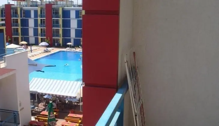 Traditional Stüdyo, Balkon