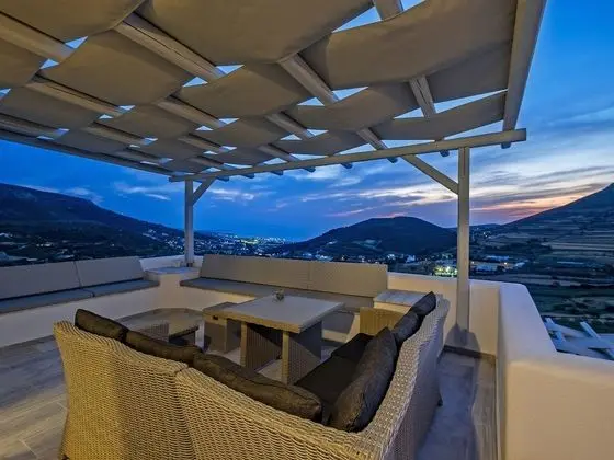 Ev
