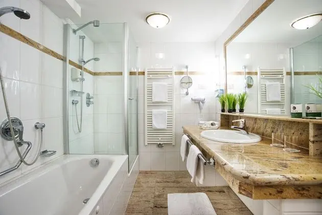 Deluxe Tek Büyük Yataklı Oda, Balkon, Dağ Manzaralı