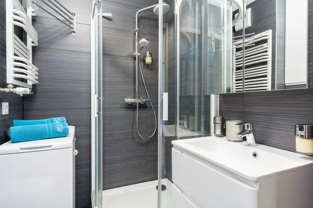 Sixx Deluxe one-bedroom apartment